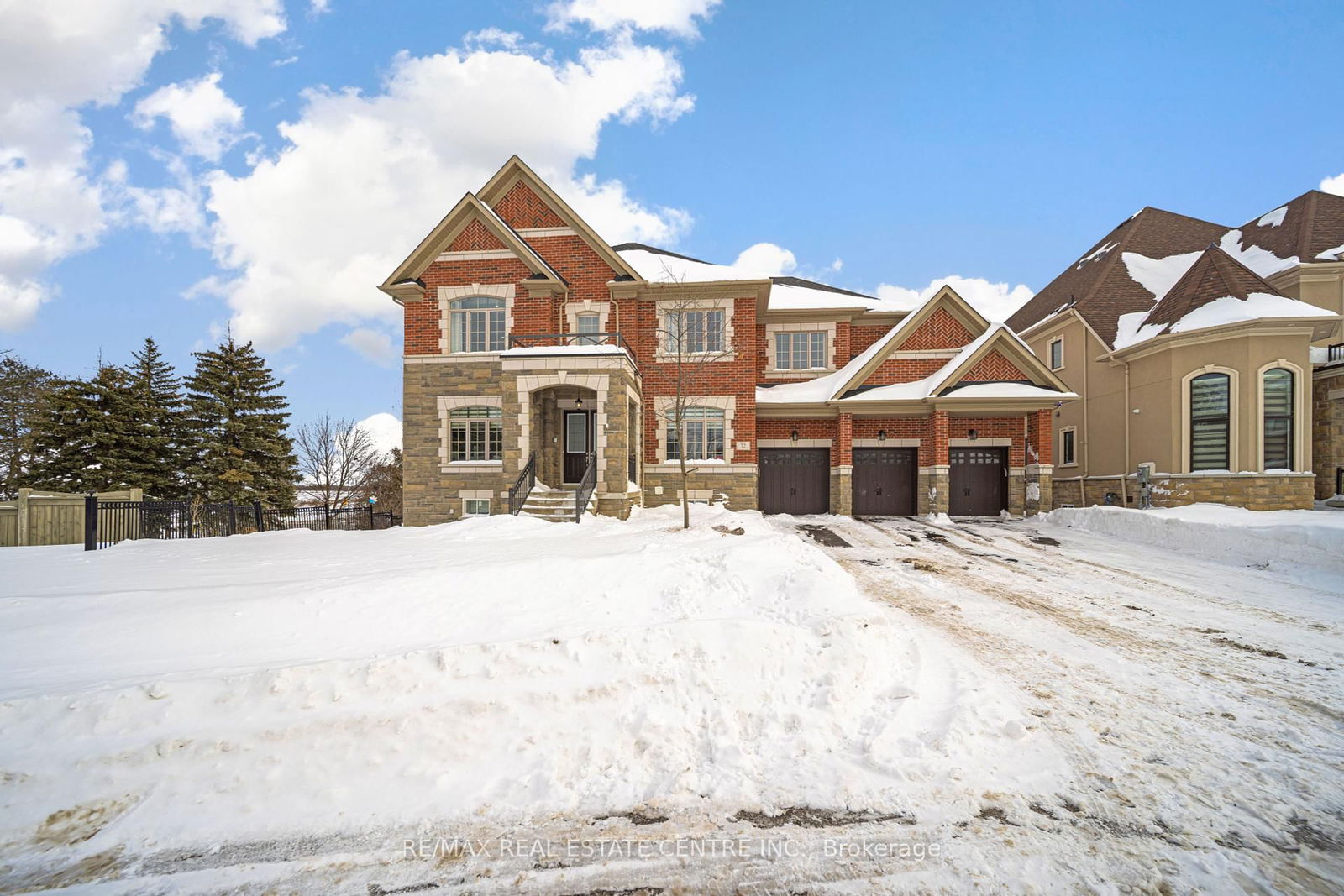 Detached House for sale at 72 BELLADONNA Circle, Brampton, Toronto Gore Rural Estate, L6P 4B6 - MLS: W11988084