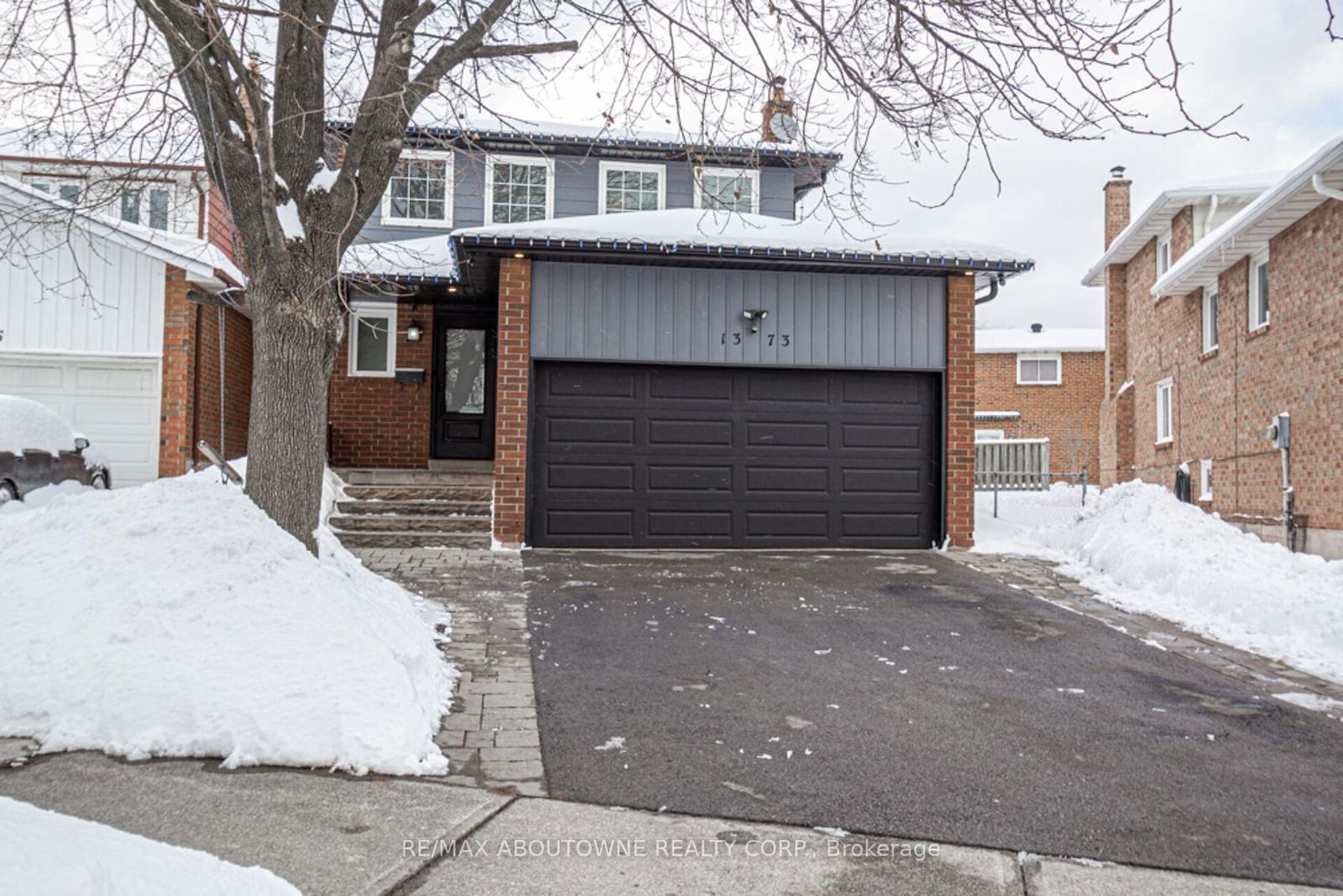 Detached House for sale at 1373 Harmsworth Square, Oakville, 1005 - FA Falgarwood, L6H 3E7 - MLS: W11988237