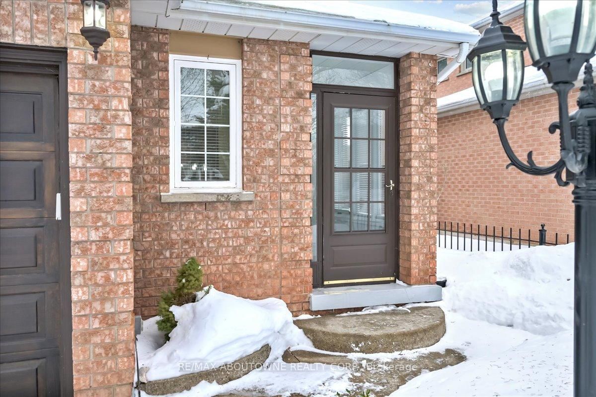 Detached House for sale at 560 Marlatt Drive, Oakville, 1015 - RO River Oaks, L6H 5X3 - MLS: W11988334