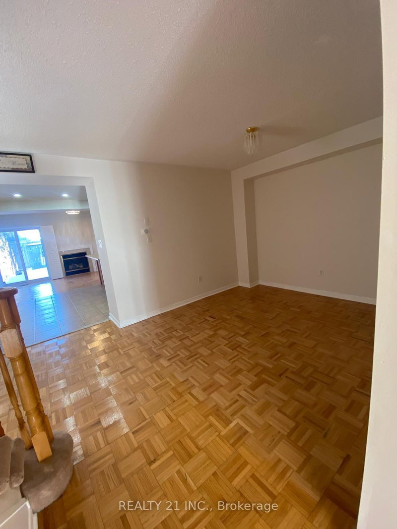 76 Sweet Clover Cres, Brampton, L6R 2Z9 | Image 3