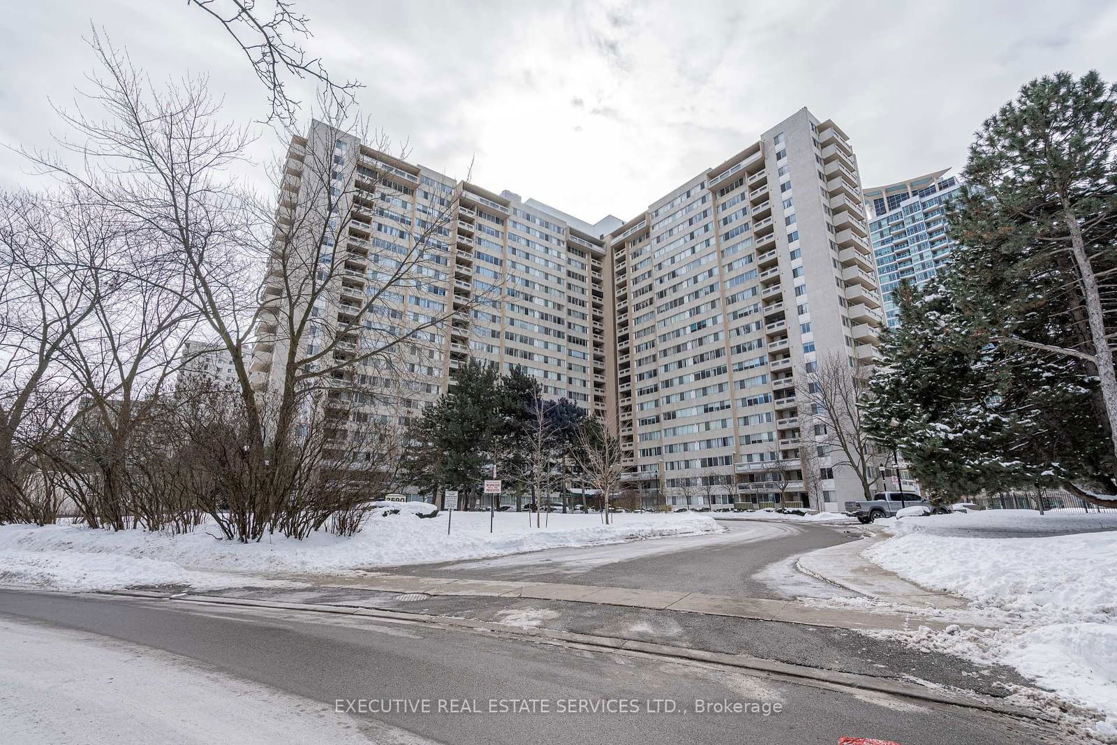 Condo for sale at 1810-3590 Kaneff Crescent, Mississauga, Mississauga Valleys, L5A 3X3 - MLS: W11988571