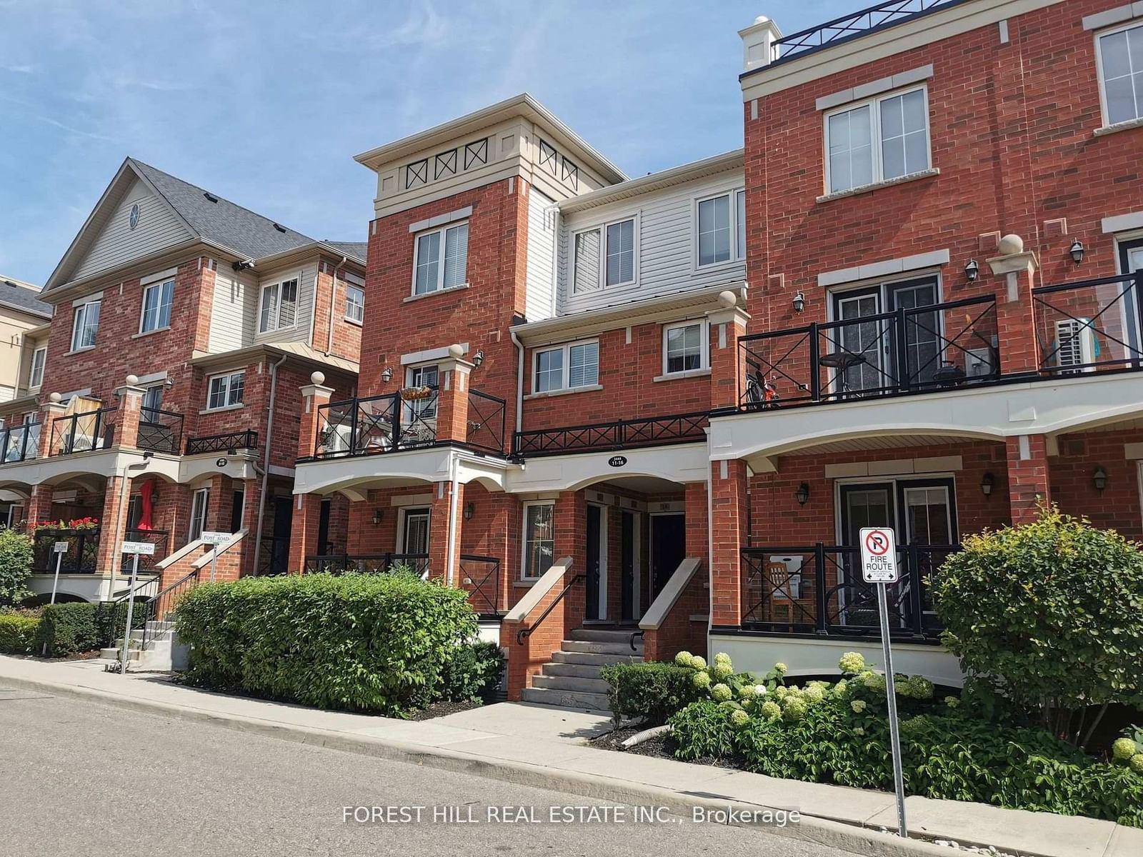 Townhouse for lease at 14-2444 Post Road, Oakville, Uptown Core, L6H 0J9 - MLS: W11988927