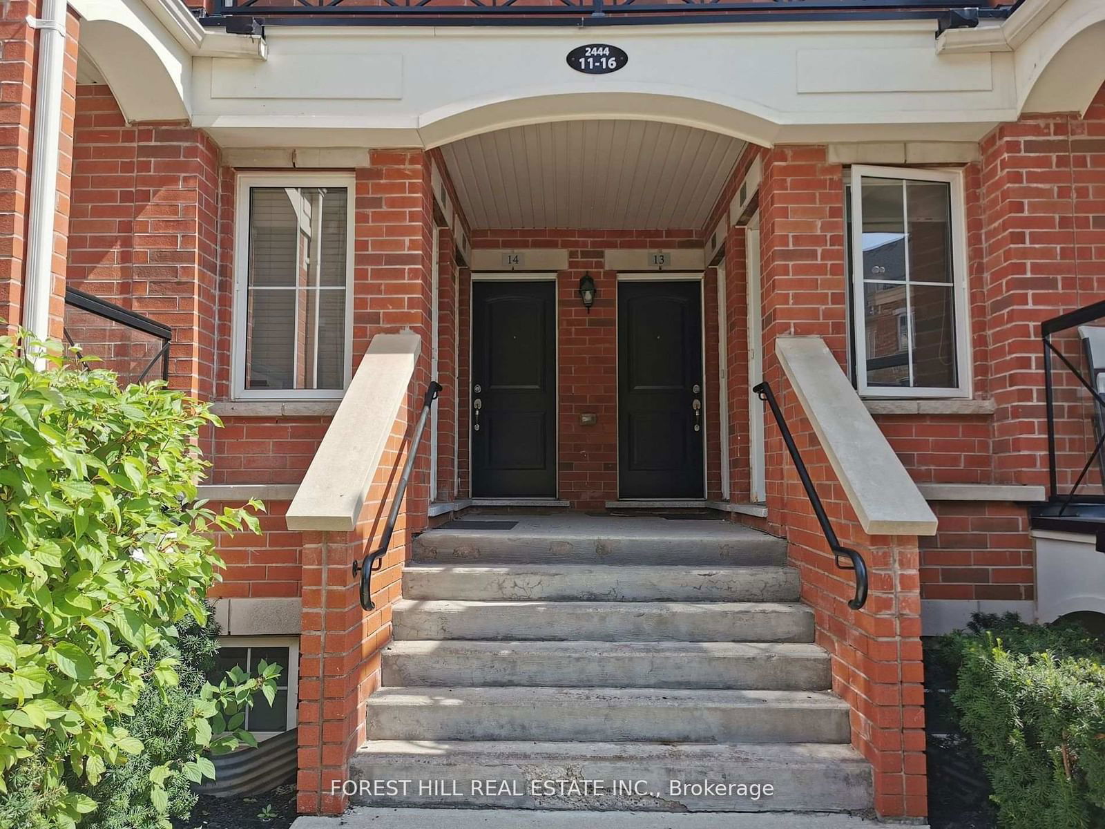 Townhouse for lease at 14-2444 Post Road, Oakville, Uptown Core, L6H 0J9 - MLS: W11988927