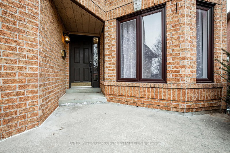 59 Richwood Cres, Brampton, L6X 4K7 | Image 2