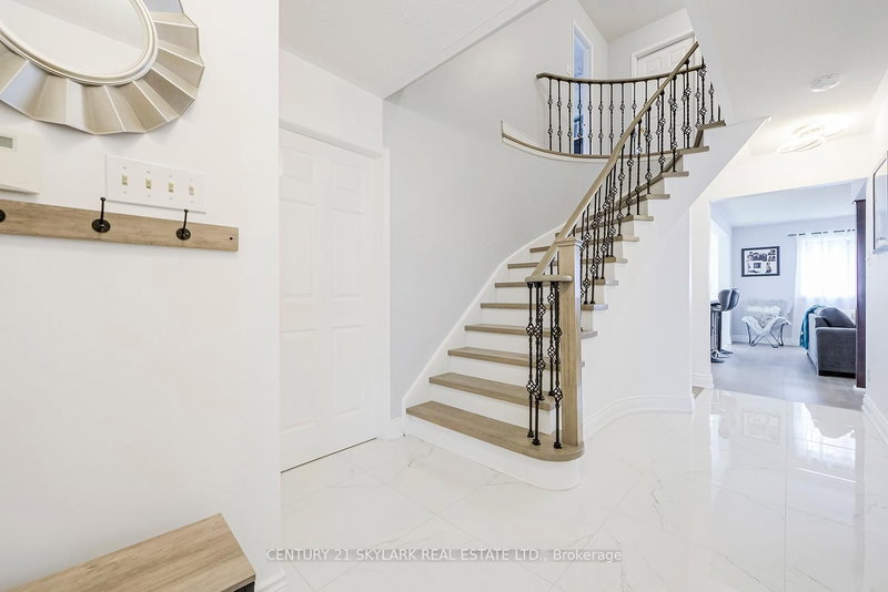 59 Richwood Cres, Brampton, L6X 4K7 | Image 3