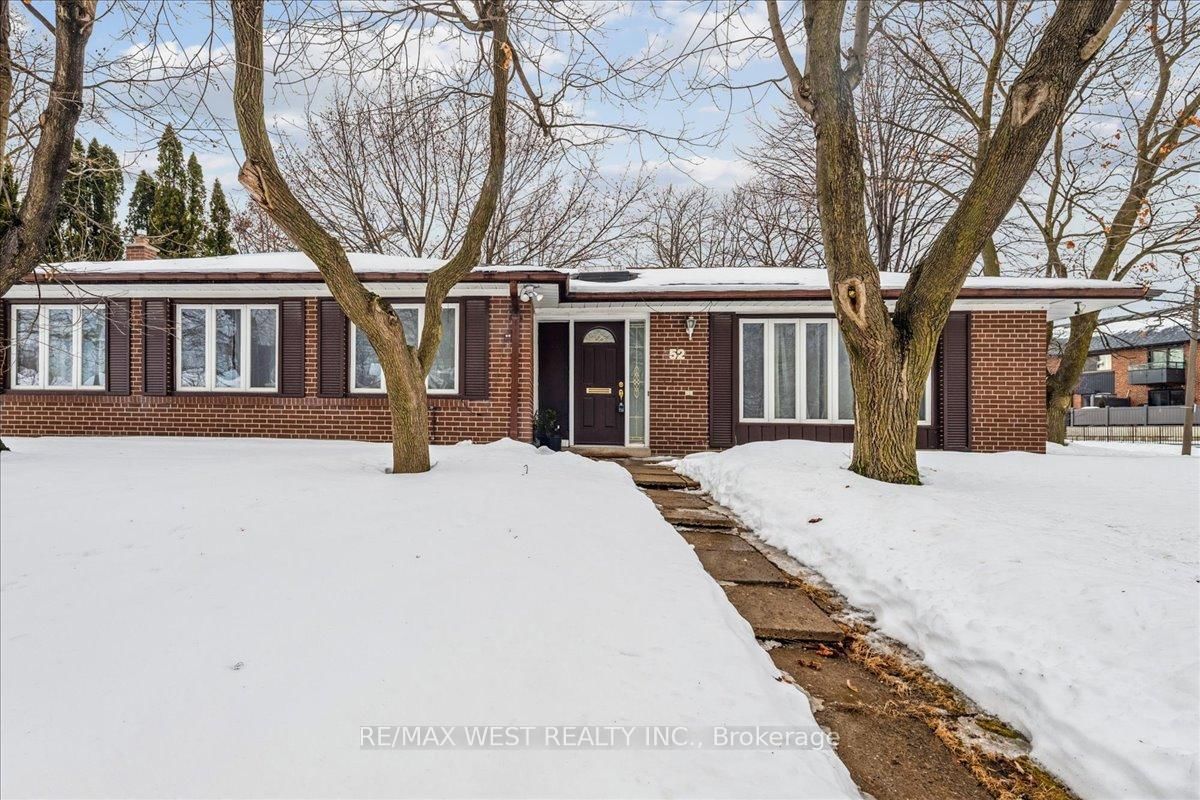 Detached House for sale at 52 Broadfield Drive, Toronto, Markland Wood, M9C 1L7 - MLS: W11989268