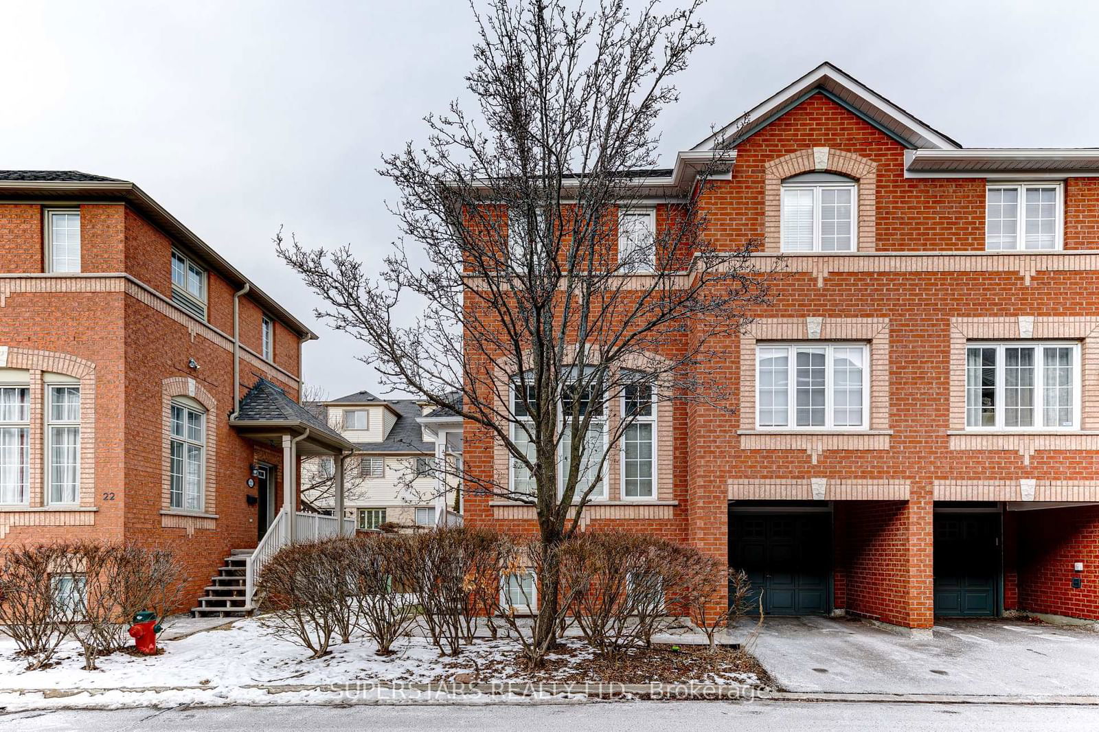 Townhouse for sale at 20-5031 East Mill Road, Mississauga, East Credit, L5V 2M5 - MLS: W11989320