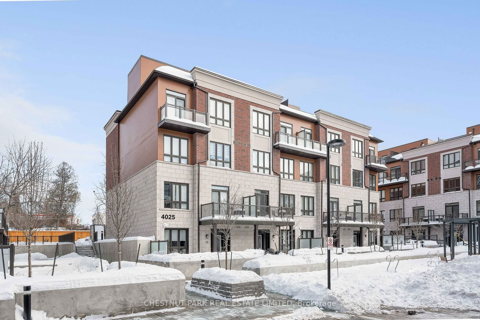 Condo for sale at 13-4025 Hickory Drive, Mississauga, Rathwood, L4W 1L1 - MLS: W11989487