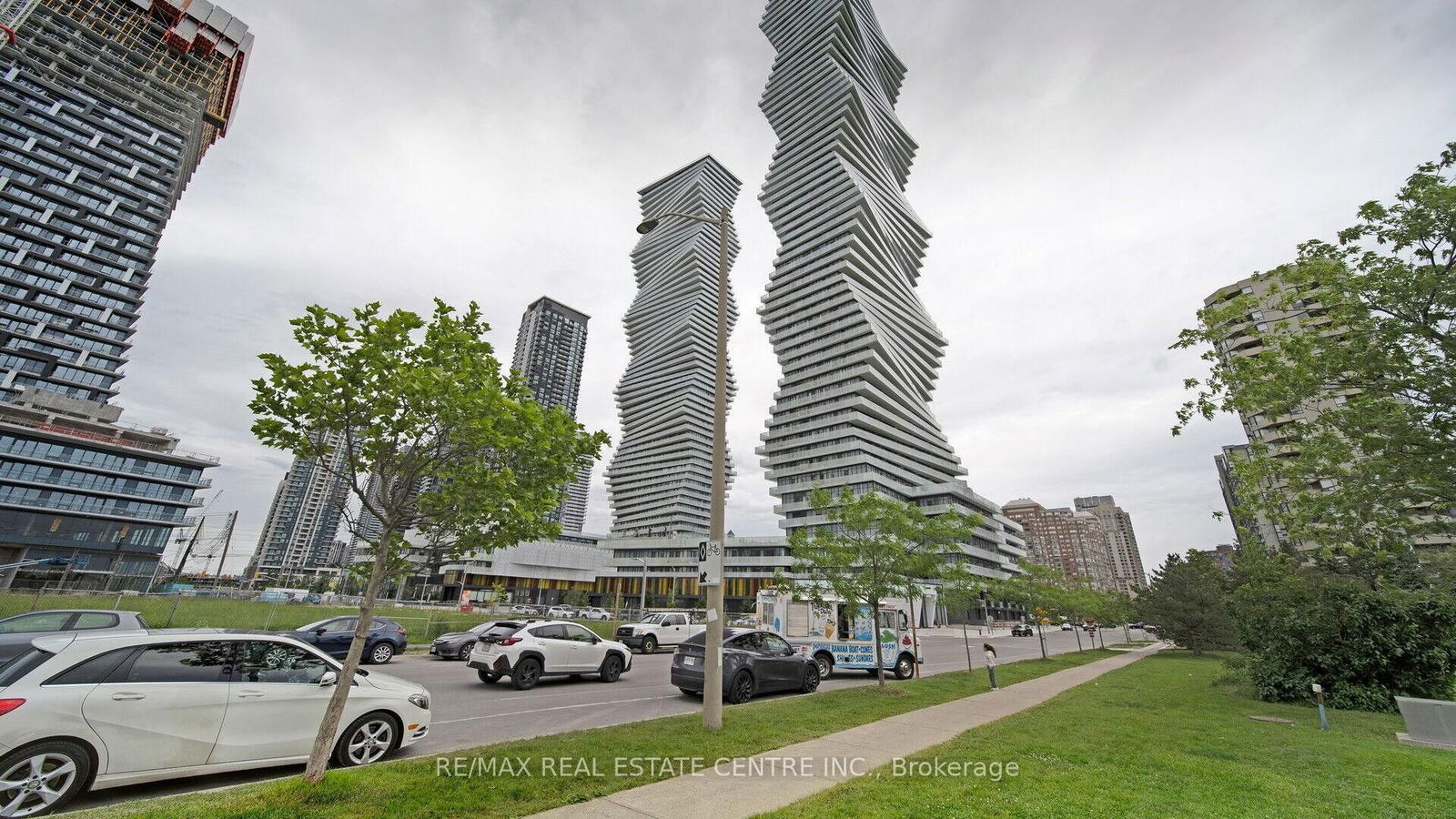 Condo for sale at 206-3900 Confederation Pkwy, Mississauga, City Centre, L5B 3J1 - MLS: W11989499