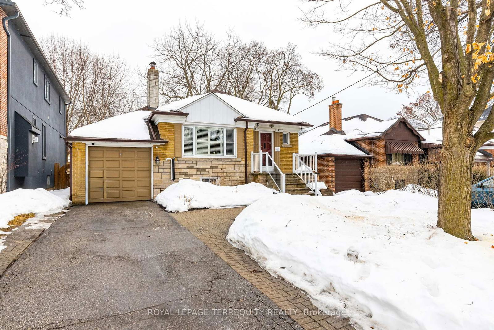 Detached House for lease at Main-43 Lothian Avenue, Toronto, Stonegate-Queensway, M8Z 4K2 - MLS: W11989509