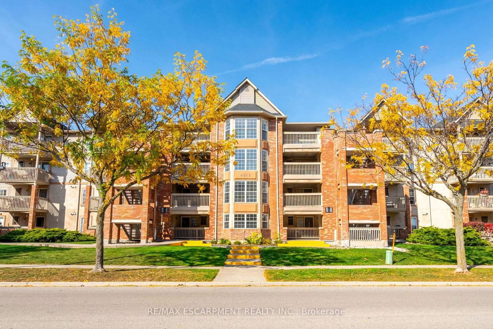 Condo for sale at 308-4015 Kilmer Drive, Burlington, Tansley, L7M 4M4 - MLS: W11989533