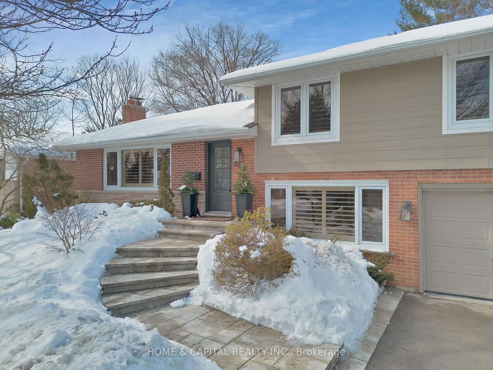 Detached House sold at 4069 SPRUCE Avenue, Burlington, Shoreacres, L7L 1K3 - MLS: W11989572