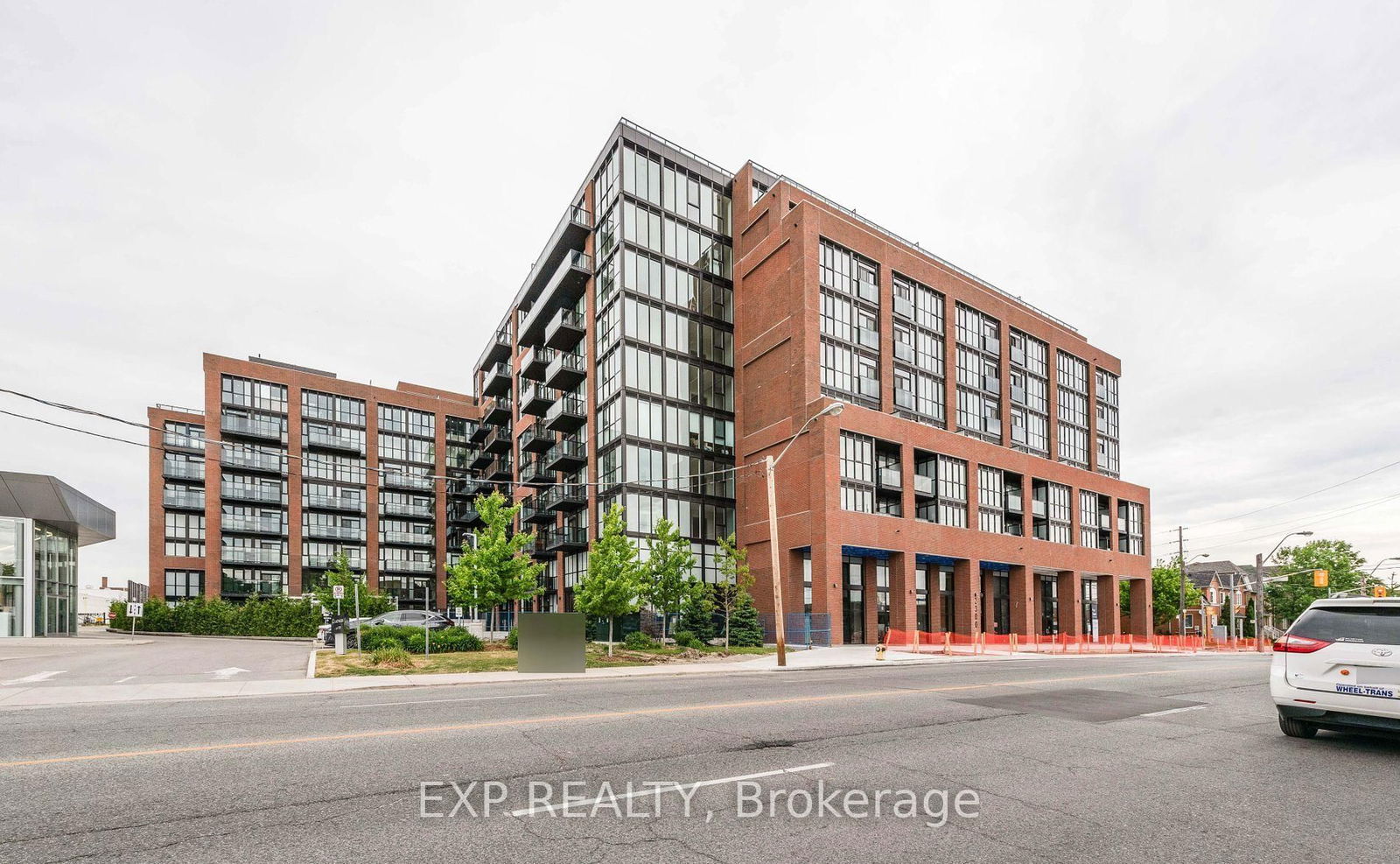 Condo for lease at 716-2300 St. Clair Avenue, Toronto, Junction Area, M6N 0B3 - MLS: W11989712