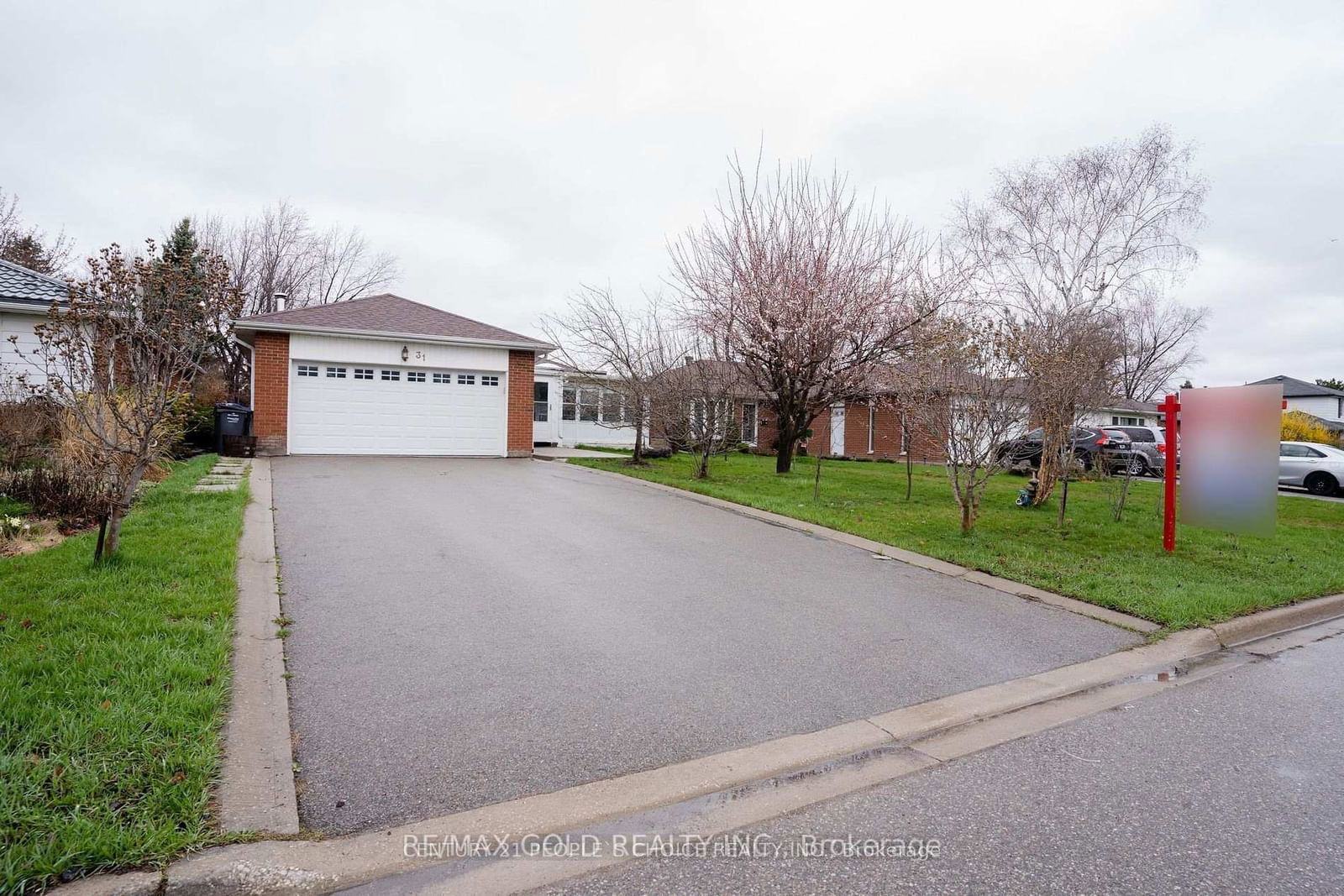 Detached House for lease at 31 Dorchester Drive, Brampton, Southgate, L6T 3C8 - MLS: W11990026