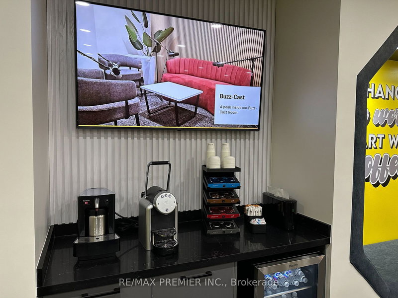 200-33 - 350 Burnhamthorpe Rd W, Mississauga, L5B 3J1 | Image 3