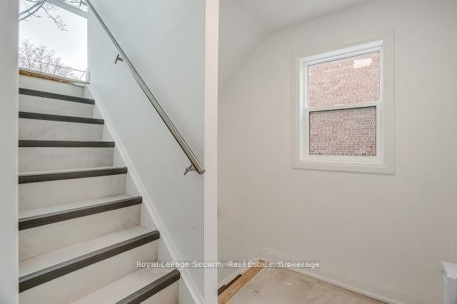 Detached House for lease at 2-109 Stephen Drive, Toronto, Stonegate-Queensway, M8Y 3M8 - MLS: W11990175