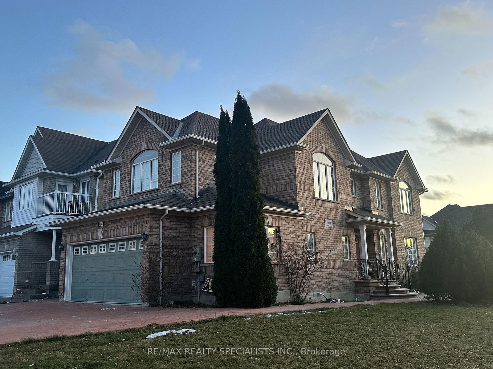 Building at 960 Knotty Pine Grve, Mississauga, Meadowvale Village