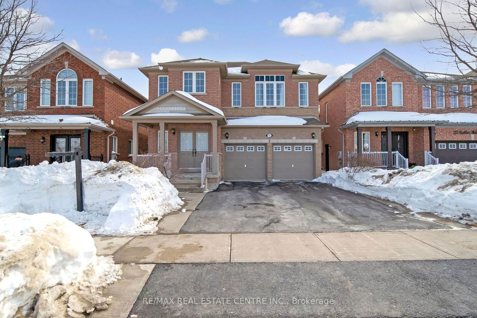 Detached House for sale at 21 Father Tobin Road, Brampton, Sandringham-Wellington, L6R 3K2 - MLS: W11990306