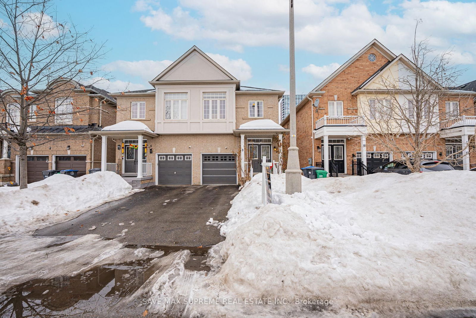 Semi-Detached House for sale at 8 Portrush Trail, Brampton, Credit Valley, L6X 0R3 - MLS: W11990432