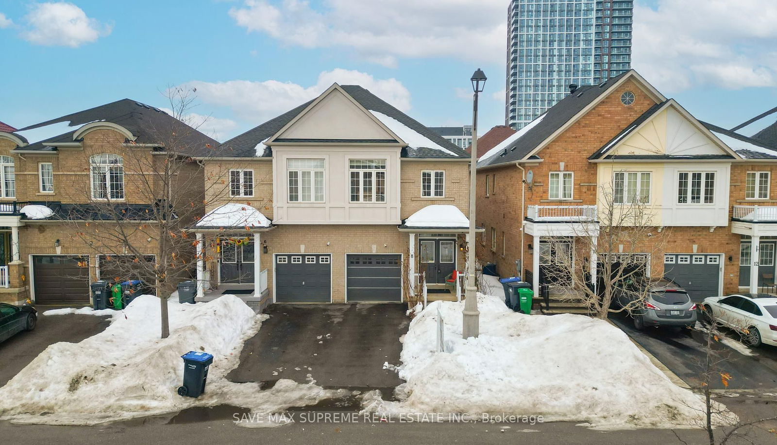 Semi-Detached House for sale at 8 Portrush Trail, Brampton, Credit Valley, L6X 0R3 - MLS: W11990432