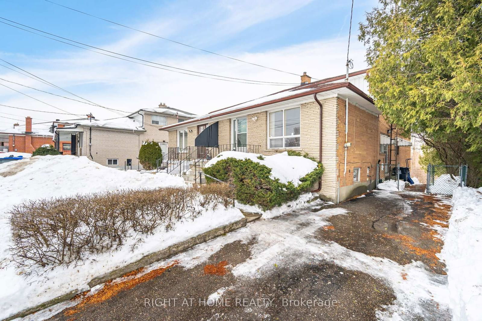 Semi-Detached House for sale at 193 GILTSPUR Drive, Toronto, Glenfield-Jane Heights, M3L 1N4 - MLS: W11990631