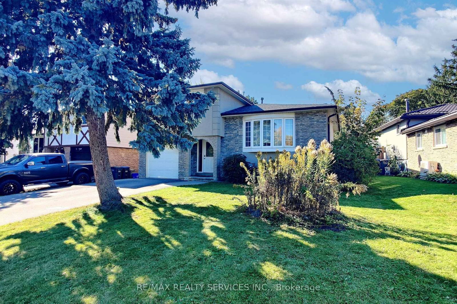 Detached House for sale at 7 Geneva Crescent, Brampton, Northgate, L6S 1K7 - MLS: W11990634