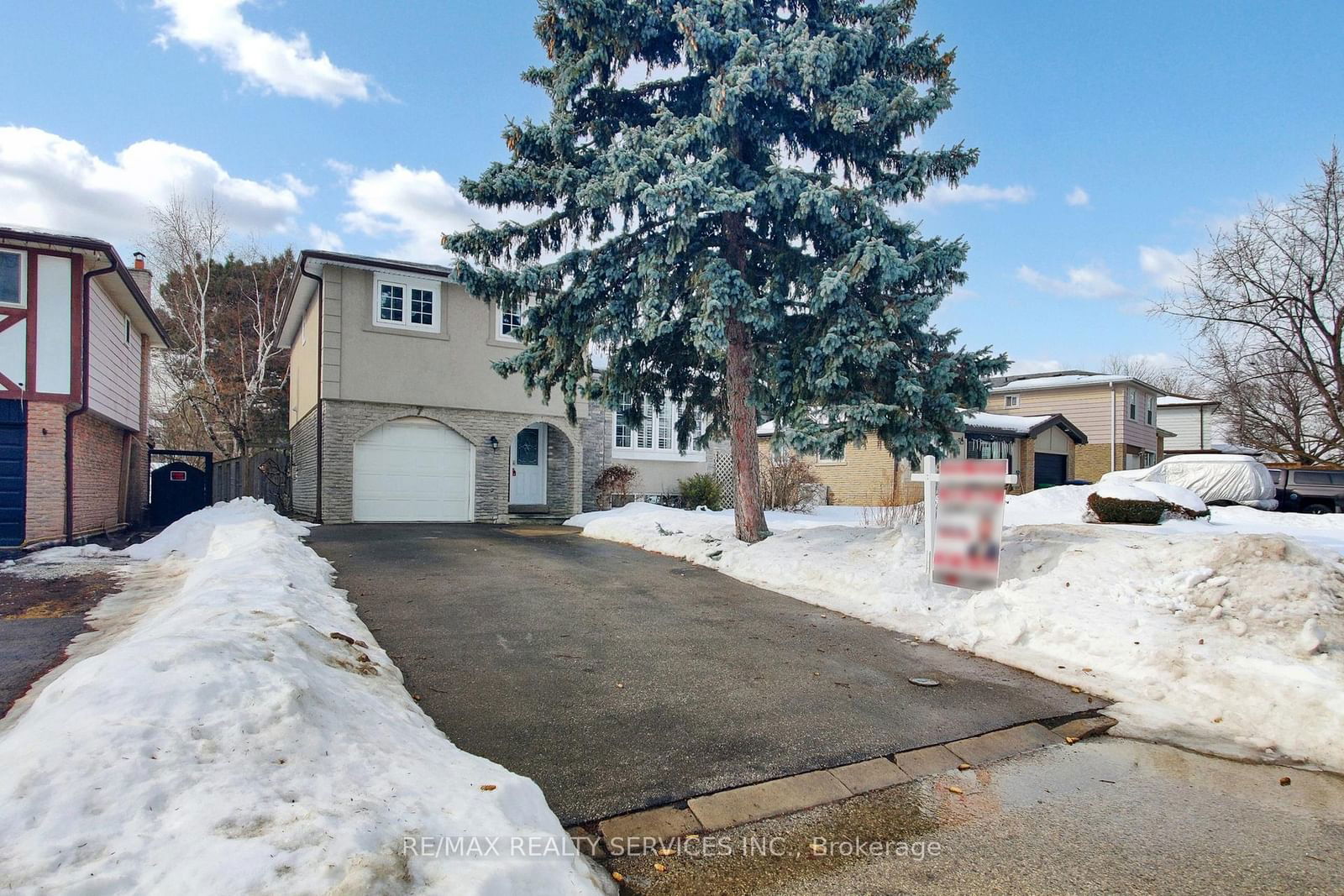 Detached House for sale at 7 Geneva Crescent, Brampton, Northgate, L6S 1K7 - MLS: W11990634