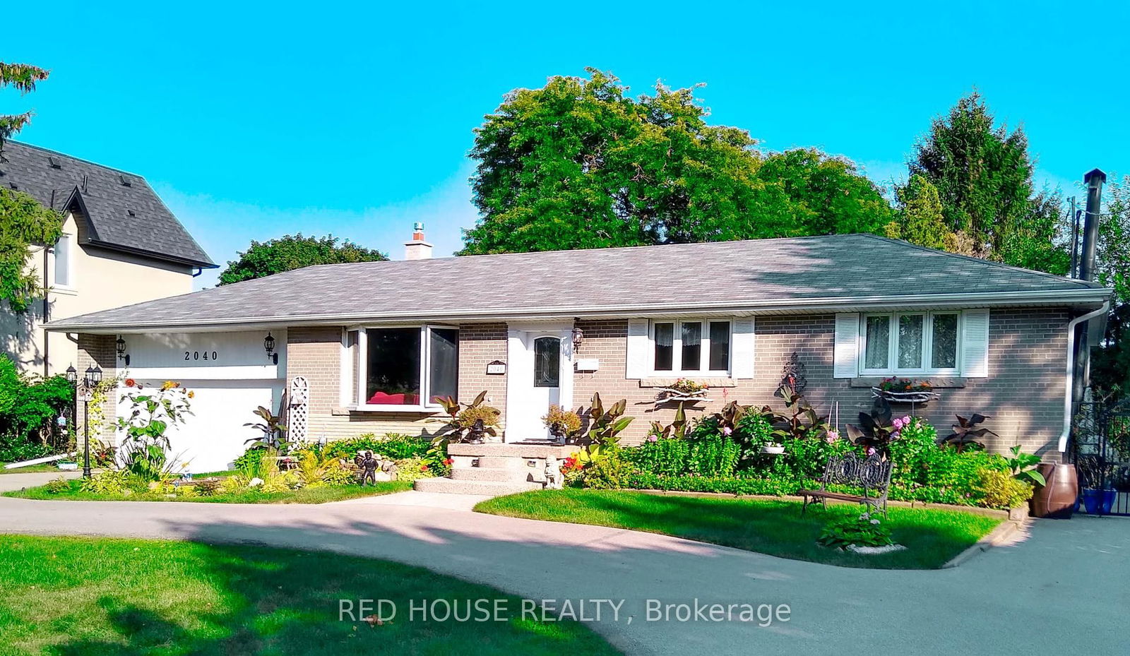 Detached House for sale at 2040 Rebecca Street, Oakville, BR Bronte, L6L 2A2 - MLS: W11990674