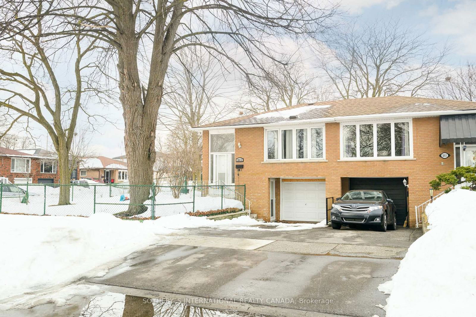 Semi-Detached House for sale at 2013 Silverberry Crescent, Mississauga, Clarkson, L5J 1C8 - MLS: W11990722