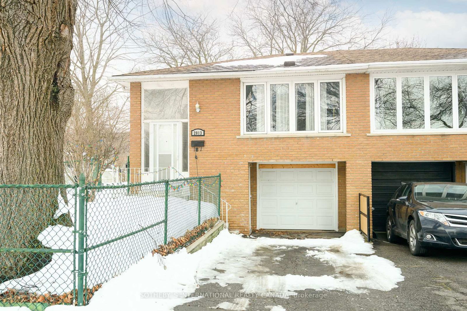 Semi-Detached House for sale at 2013 Silverberry Crescent, Mississauga, Clarkson, L5J 1C8 - MLS: W11990722