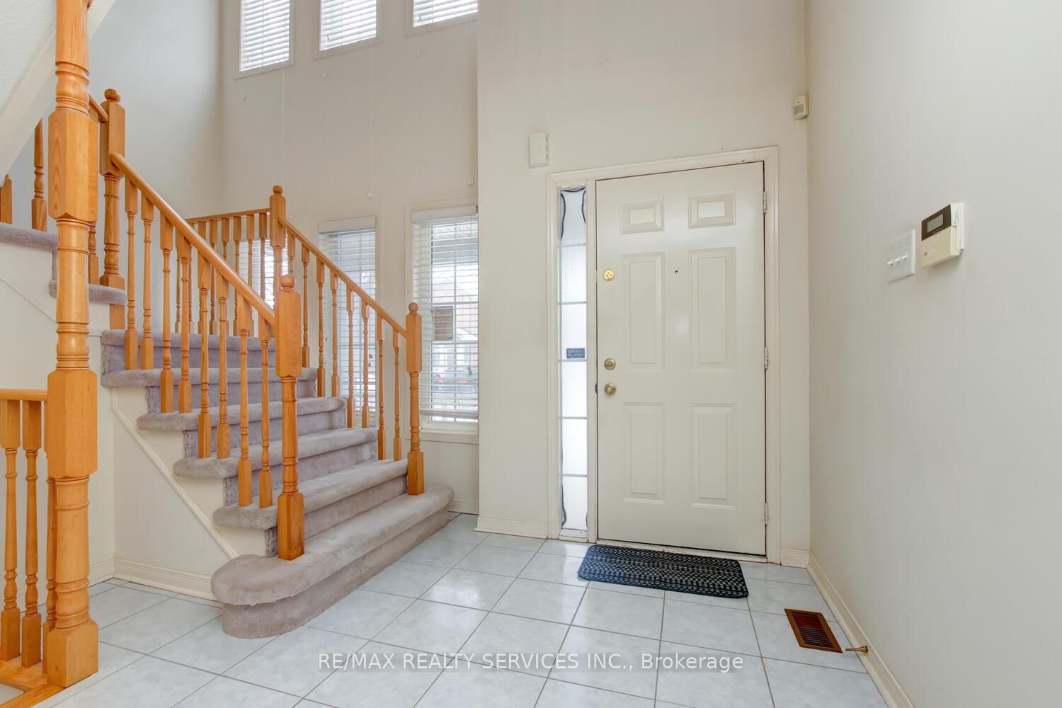 Semi-Detached House for sale at 83 Starhill Crescent, Brampton, Sandringham-Wellington, L6R 2P8 - MLS: W11990739