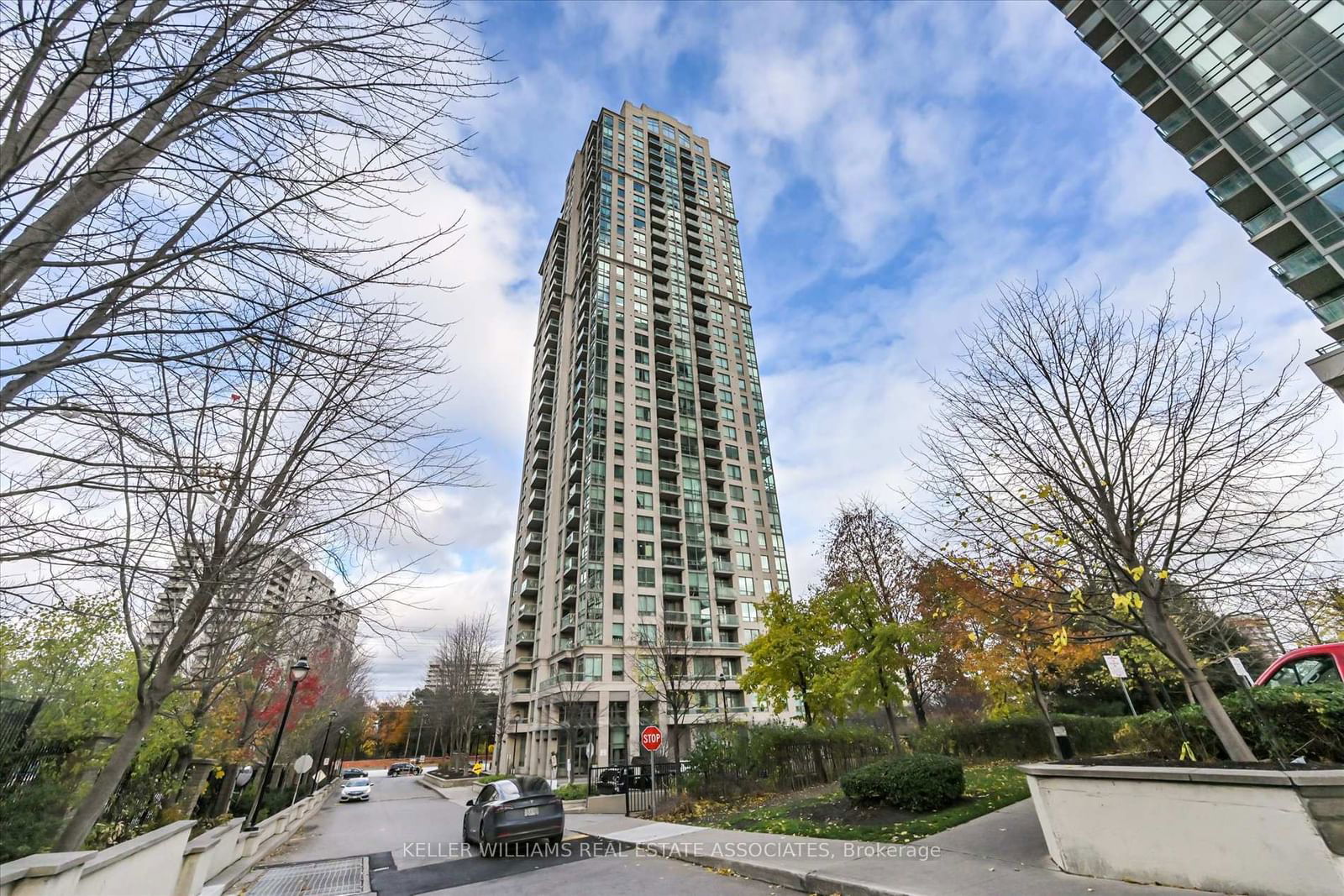 Condo for sale at 305-3504 Hurontario Street, Mississauga, City Centre, L5B 0B9 - MLS: W11990780