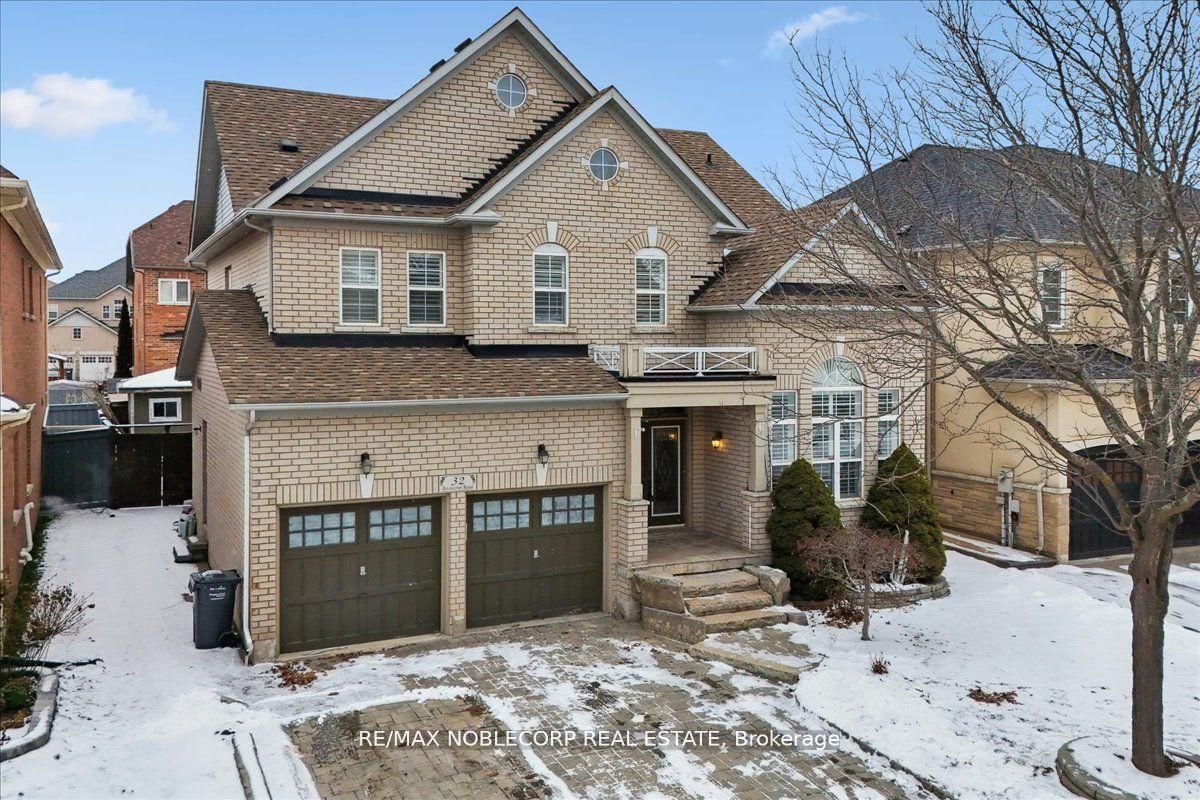 Detached House for sale at 32 Aristocrat Road, Brampton, Vales of Castlemore, L6P 1X7 - MLS: W11990864