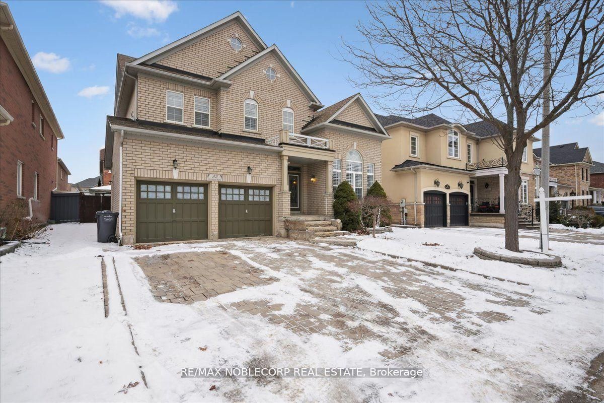 Detached House for sale at 32 Aristocrat Road, Brampton, Vales of Castlemore, L6P 1X7 - MLS: W11990864