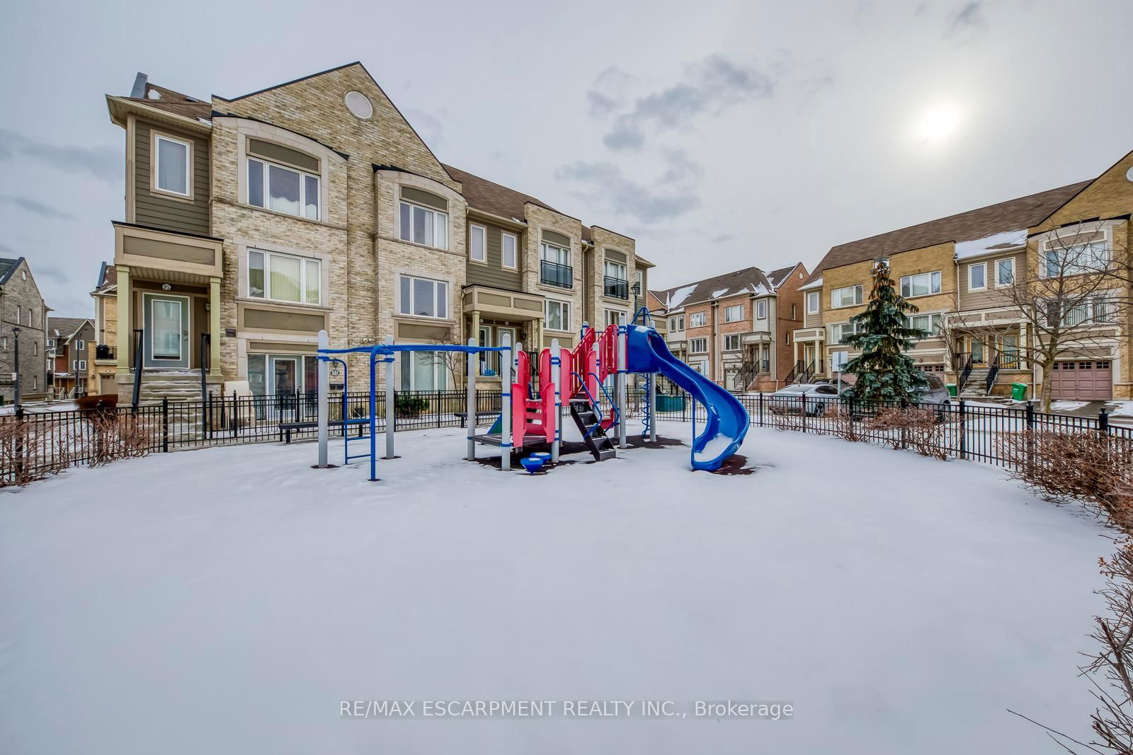 Townhouse leased at 118-3050 Erin Centre Boulevard, Mississauga, Churchill Meadows, L5M 0P5 - MLS: W11990899