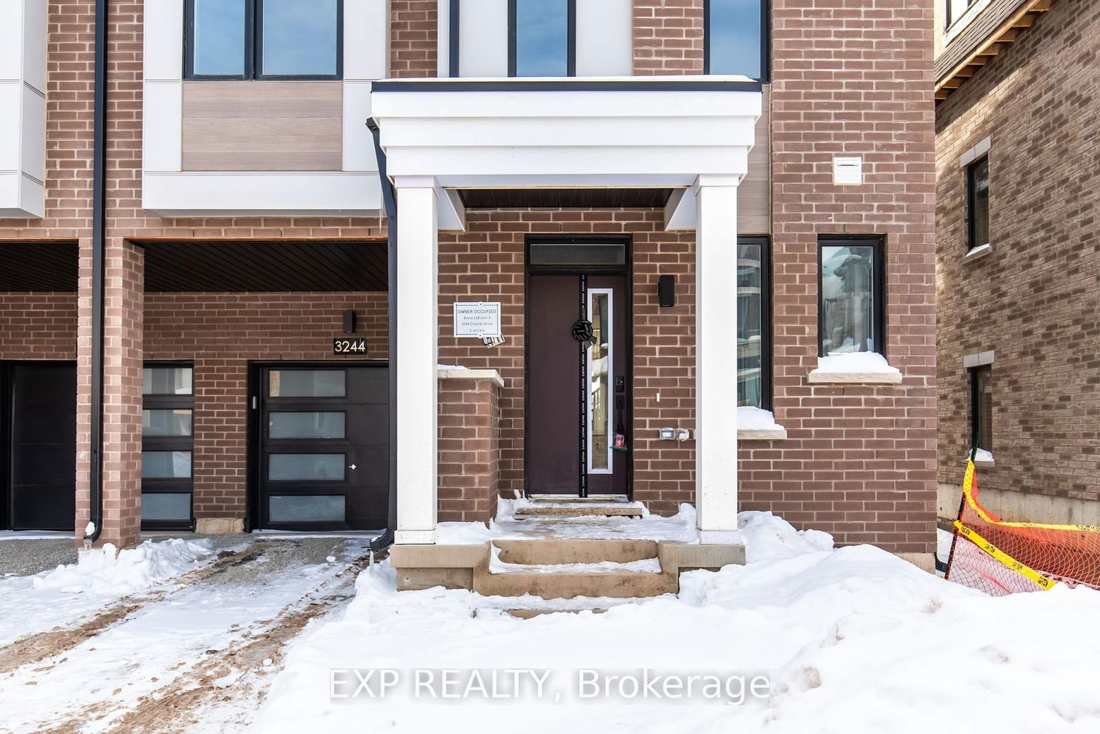 Townhouse for lease at 3244 Crystal Drive, Oakville, Rural Oakville, L6M 4K1 - MLS: W11990938