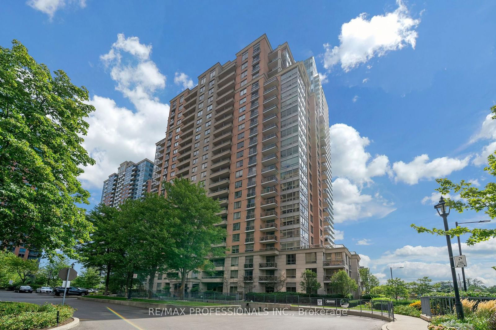 Condo for sale at 1728-5233 Dundas Street, Toronto, Islington-City Centre West, M9B 6M1 - MLS: W11991159