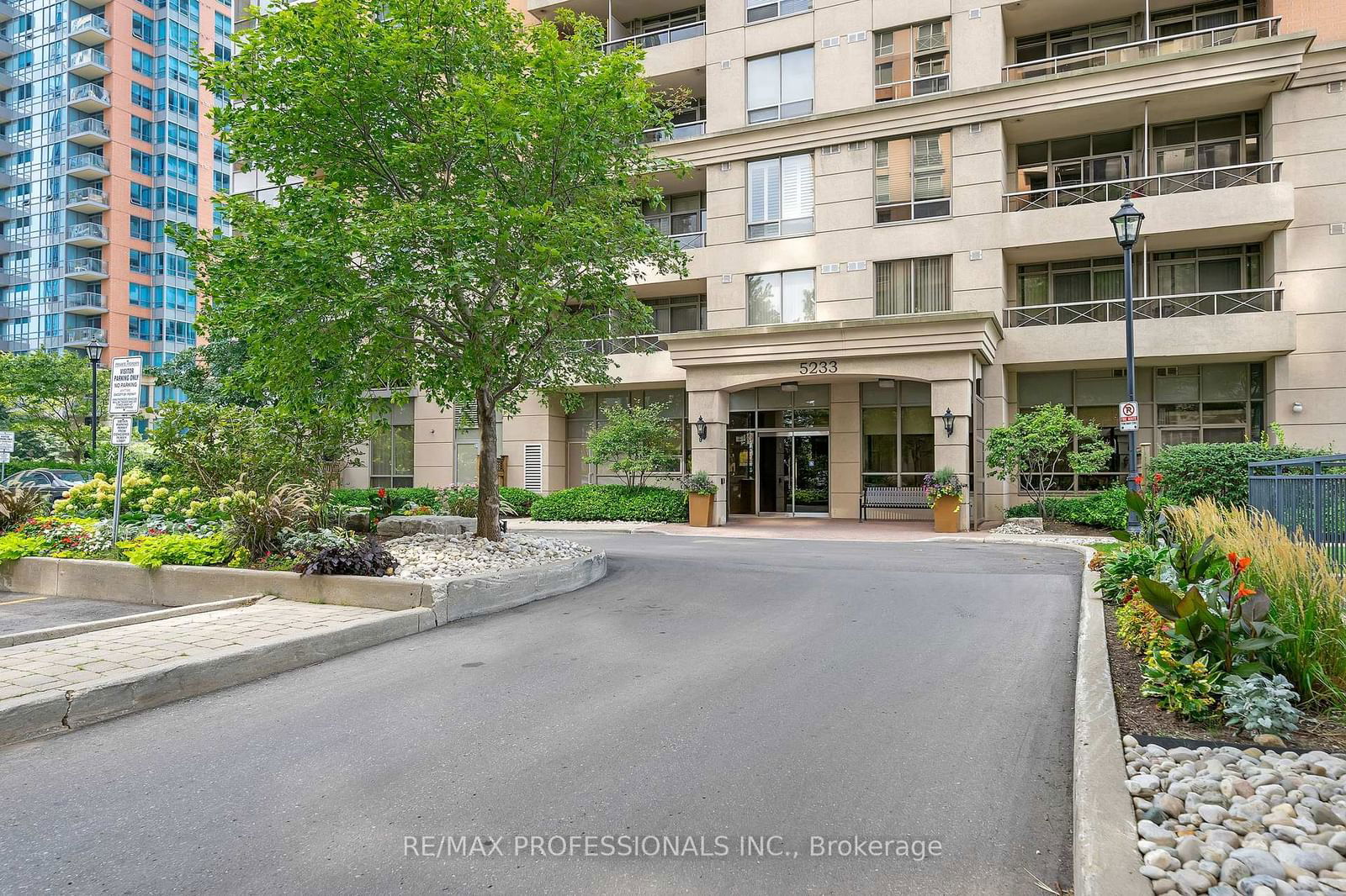 Condo for sale at 1728-5233 Dundas Street, Toronto, Islington-City Centre West, M9B 6M1 - MLS: W11991159