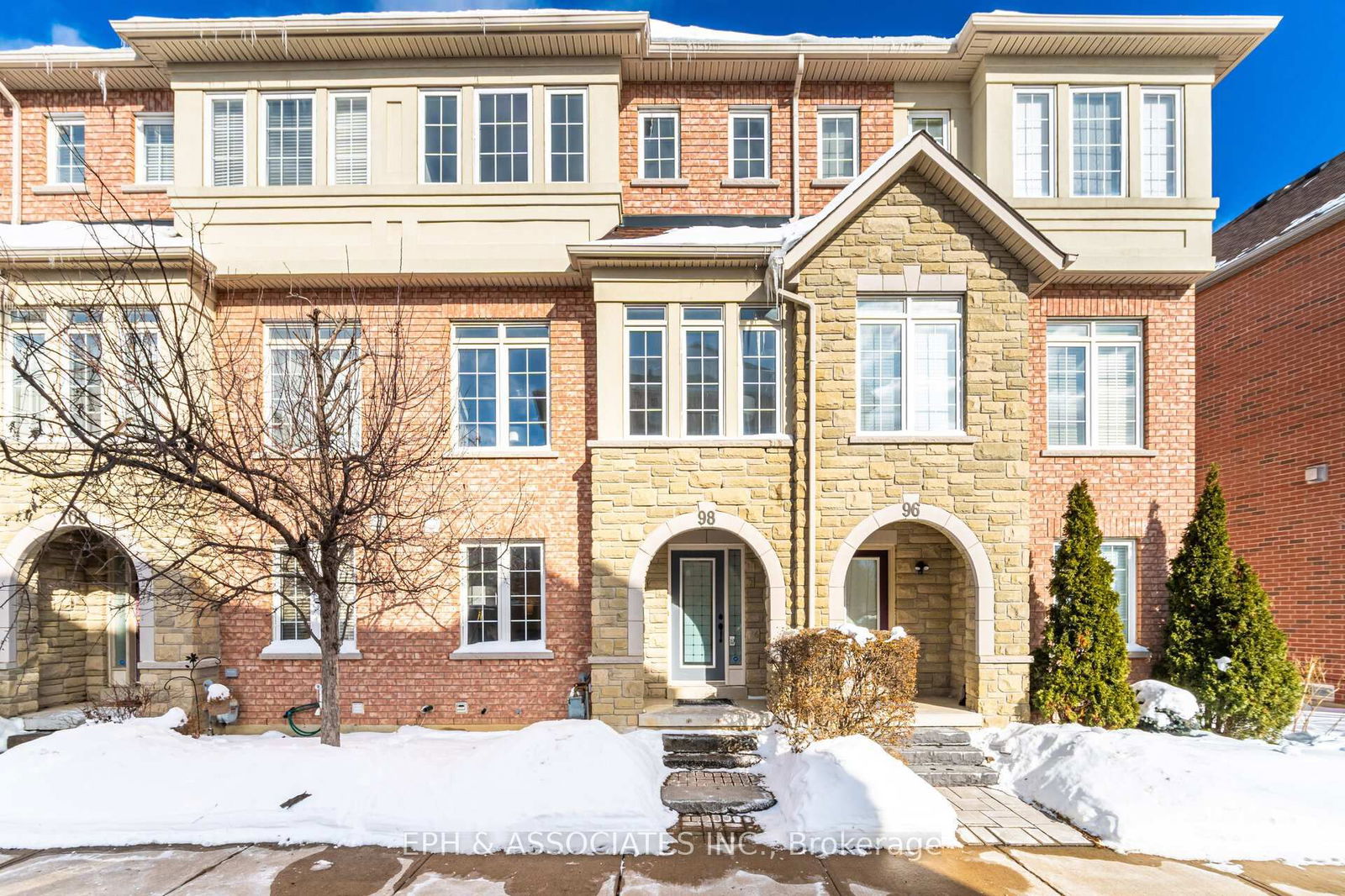 Townhouse sold at 98 Ramage Lane, Toronto, Eringate-Centennial-West Deane, M9C 5S6 - MLS: W11991681