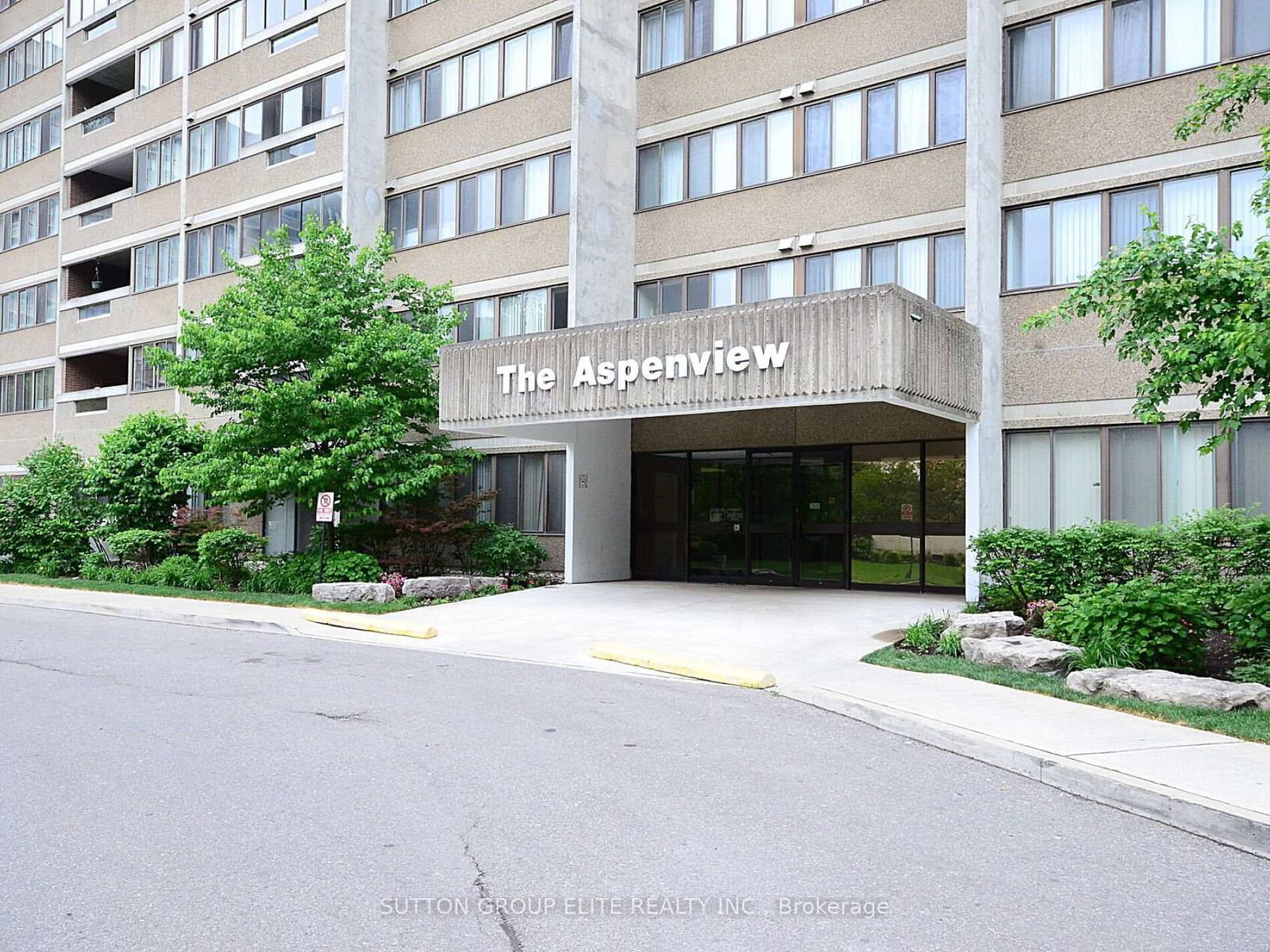 Condo for sale at 1704-50 Elm Drive, Mississauga, Mississauga Valleys, L5A 3X2 - MLS: W11991790