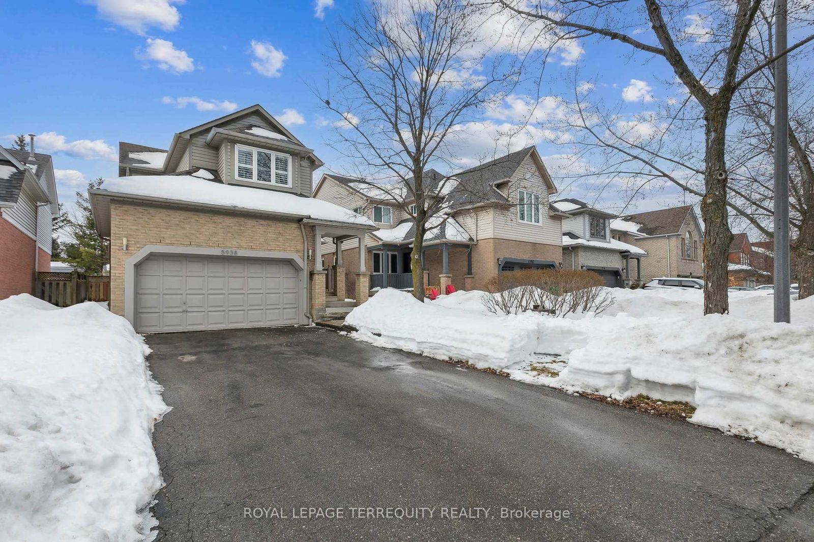 Detached House for sale at 5938 Tweed Court, Mississauga, Central Erin Mills, L5M 5S6 - MLS: W11991806