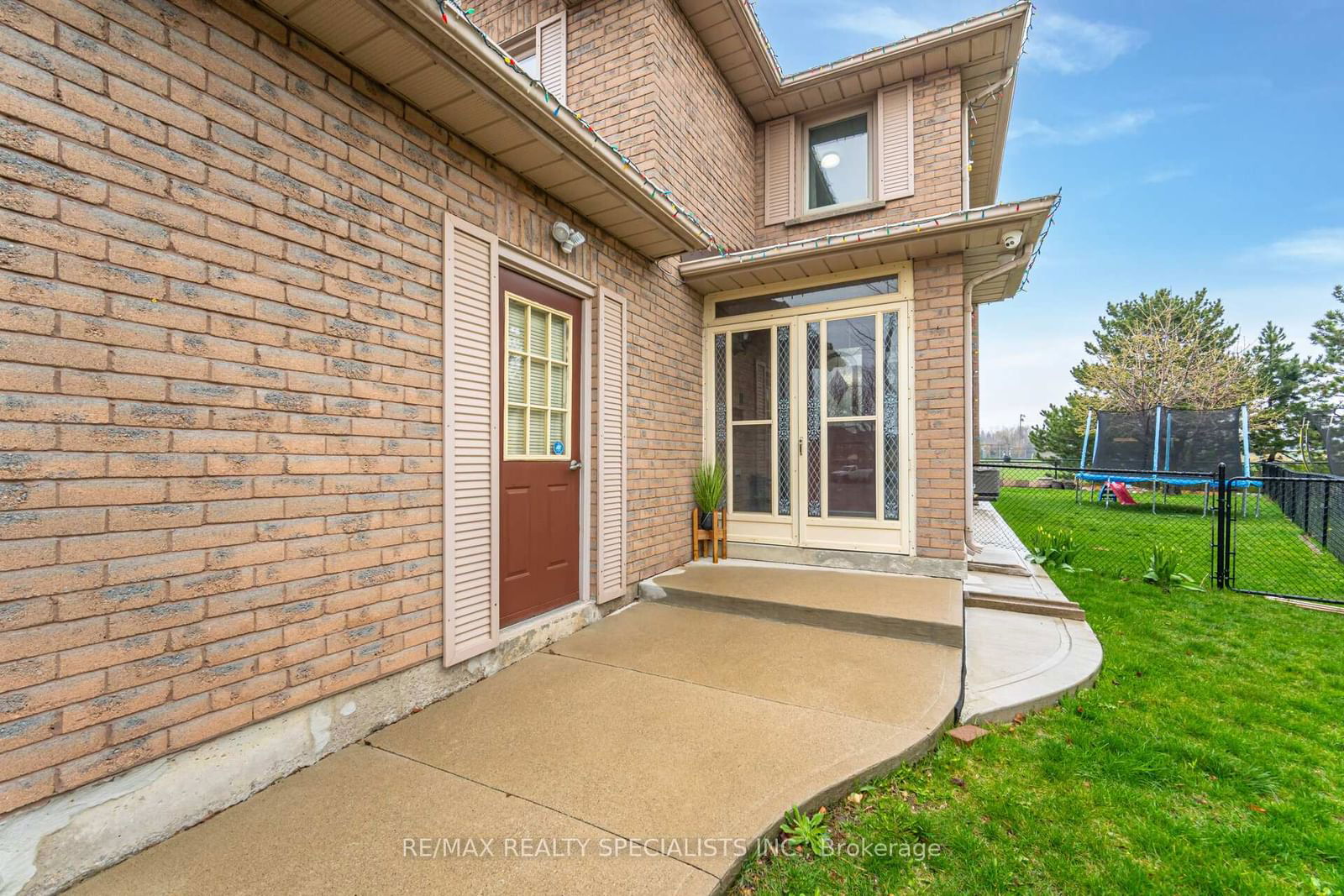 Detached House for sale at 8 Drayglass Court, Brampton, Heart Lake East, L6Z 4E9 - MLS: W11991935