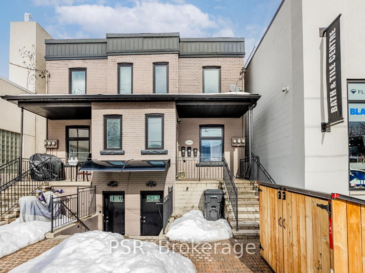 Townhouse leased at 2-2040 Dundas Street, Toronto, Roncesvalles, M6R 1W6 - MLS: W11991957