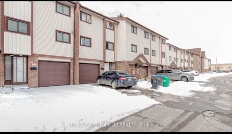 23 - 23 Mccallum Crt, Brampton, L6W 3M4 | Image 2