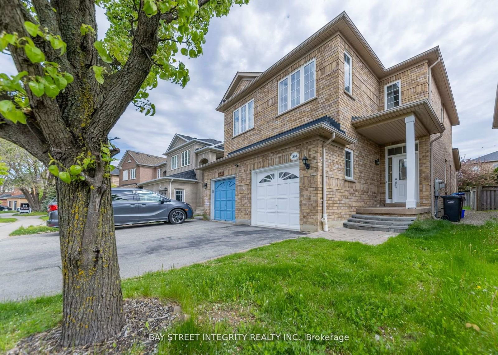 Semi-Detached House for lease at (Upper)-5657 Raleigh Street, Mississauga, Churchill Meadows, L5M 7E4 - MLS: W11992331