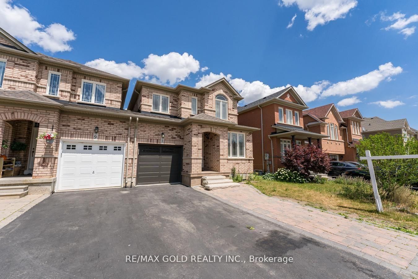 Detached House for sale at 7 Percy Gate, Brampton, Fletcher's Meadow, L7A 3S1 - MLS: W11992333