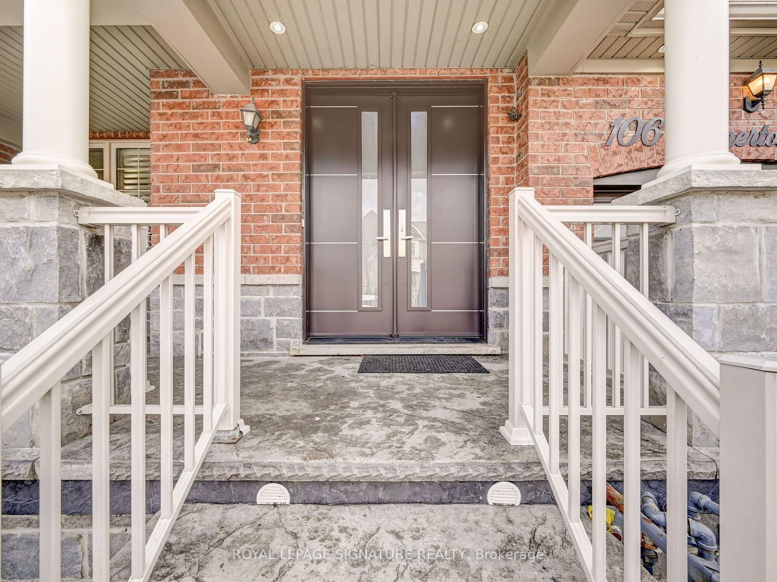 Townhouse for sale at 106 Naperton Drive, Brampton, Sandringham-Wellington, L6R 0Z9 - MLS: W11992357