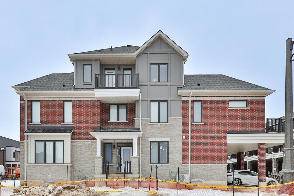 Townhouse for sale at 9 Crown Gate, Oakville, Rural Oakville, L6M 0W8 - MLS: W11992390