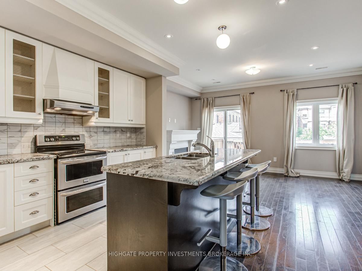 Detached House for lease at Upper-64 Beaver Avenue, Toronto, Dovercourt-Wallace Emerson-Junction, M6H 2G1 - MLS: W11992427