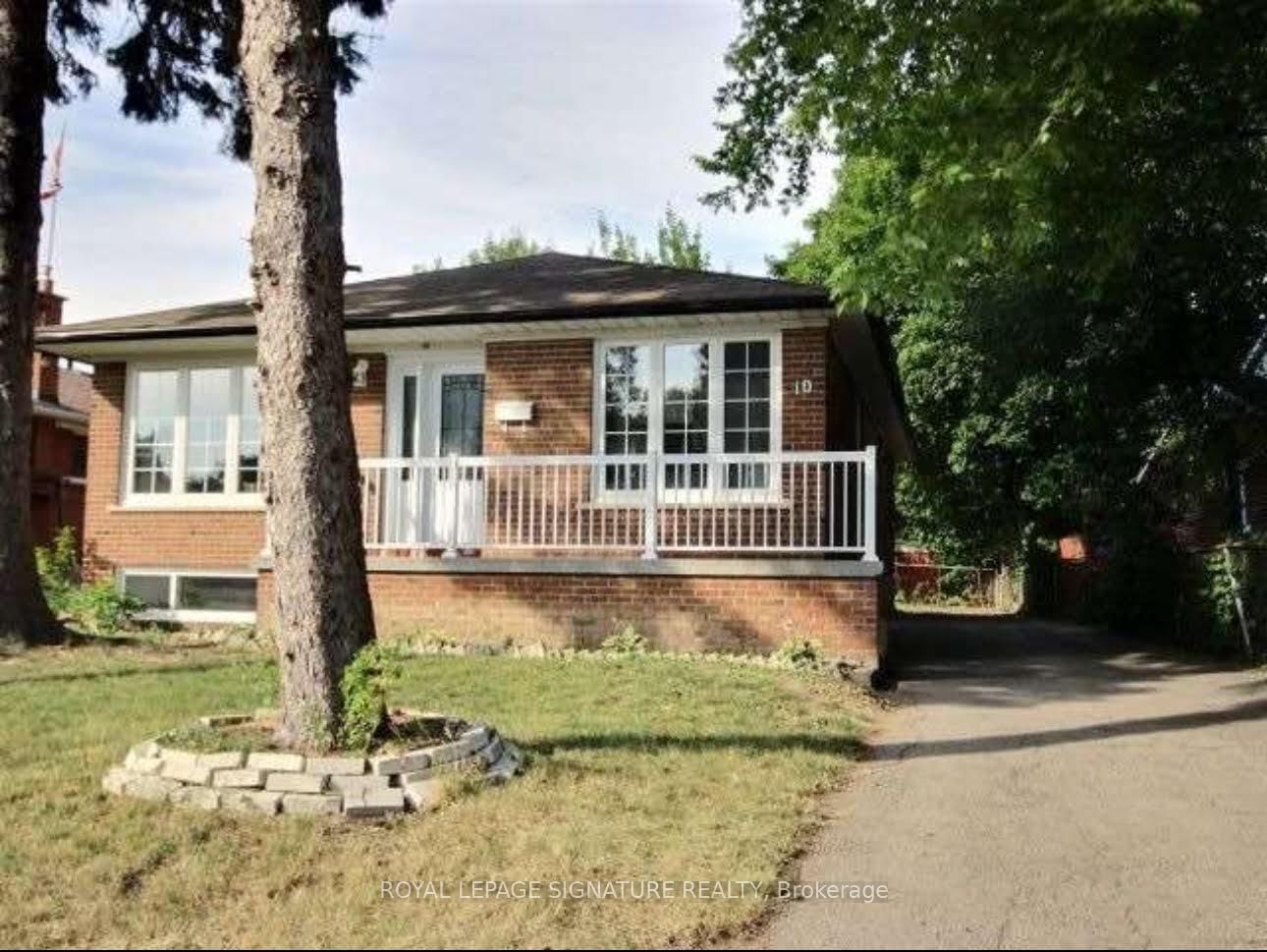 Detached House for lease at Basement 2-10 Sanford Crescent, Brampton, Northwood Park, L6X 2C3 - MLS: W11992826